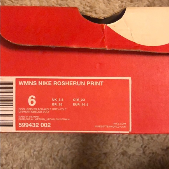 Nike shoes - Picture 4 of 4